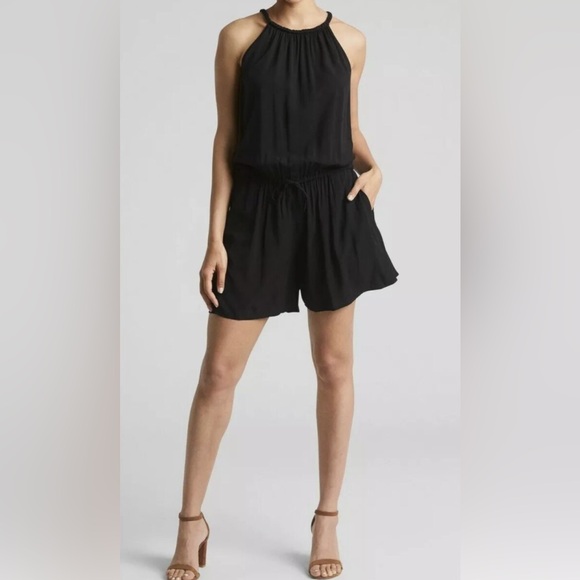 Black shorts romper - Picture 3 of 3